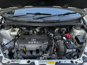 Toyota IST 2006 Gray