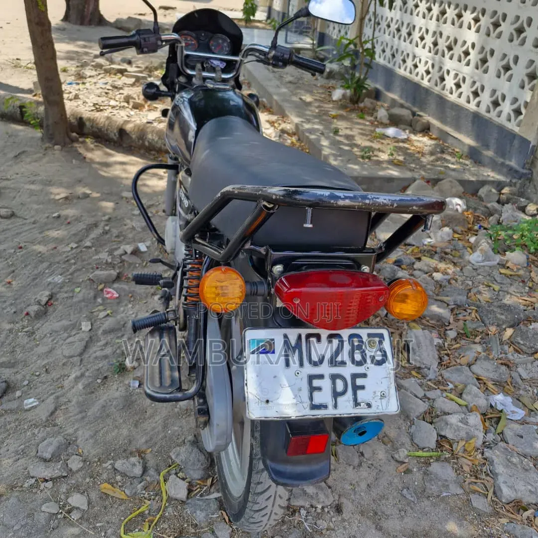 Bajaj Boxer 125 2026 Black