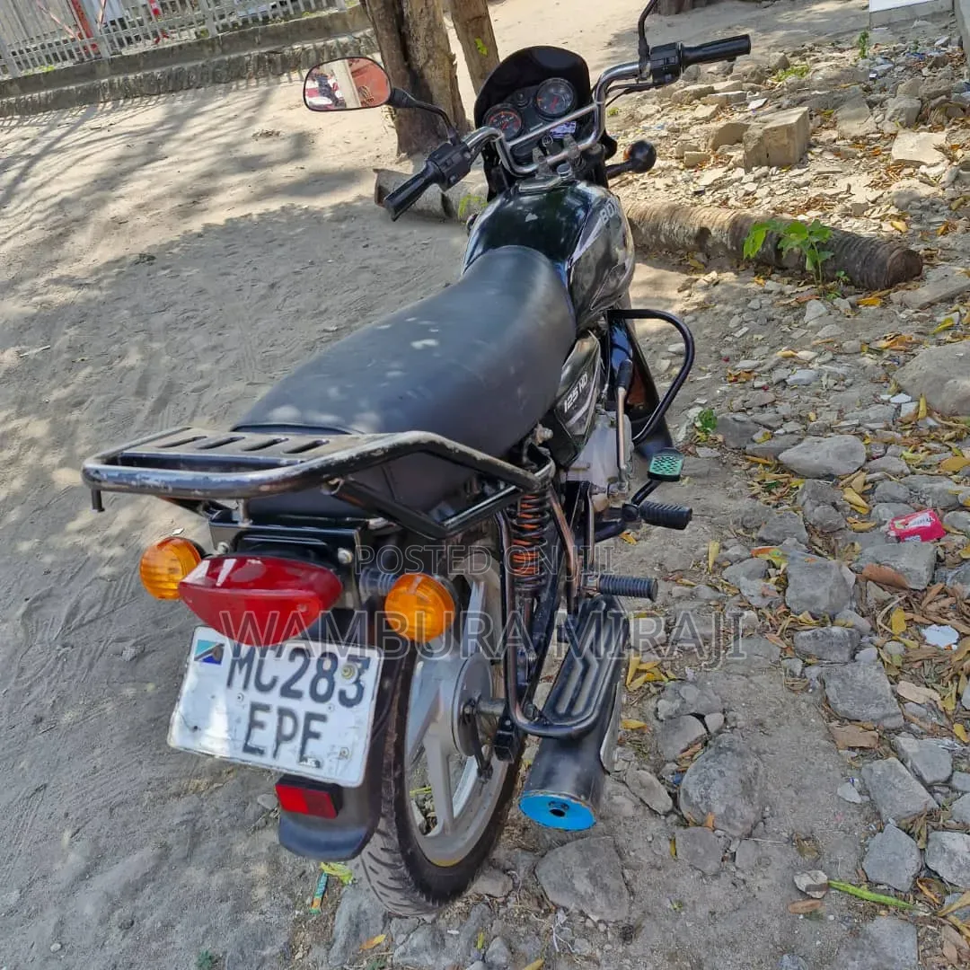 Bajaj Boxer 125 2026 Black