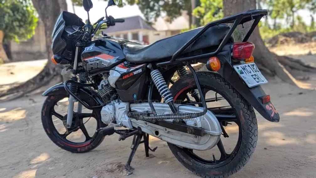 New TVS HLX 125 2026 Black