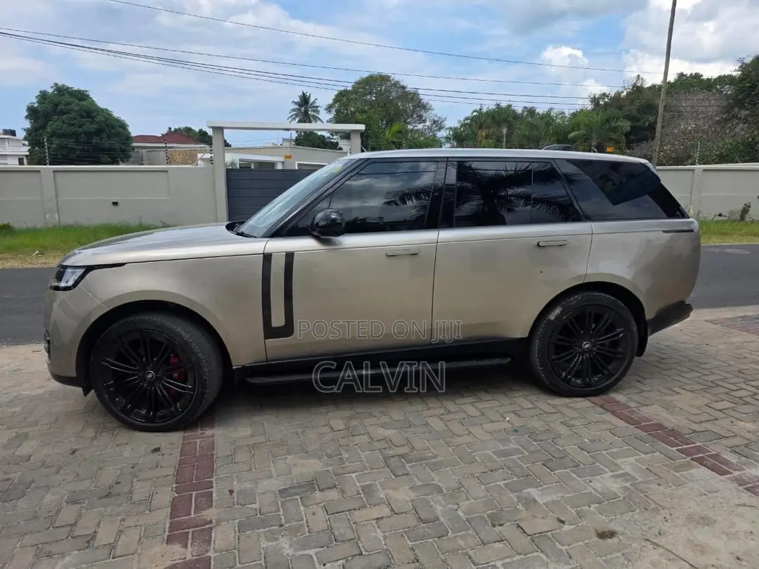 Land Rover Range Rover Vogue 2024 Gold