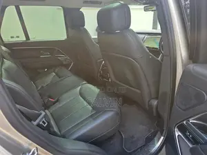 Land Rover Range Rover Vogue 2024 Gold