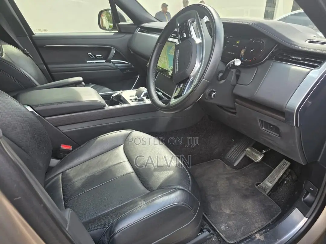 Land Rover Range Rover Vogue 2024 Gold