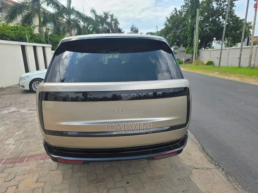 Land Rover Range Rover Vogue 2024 Gold