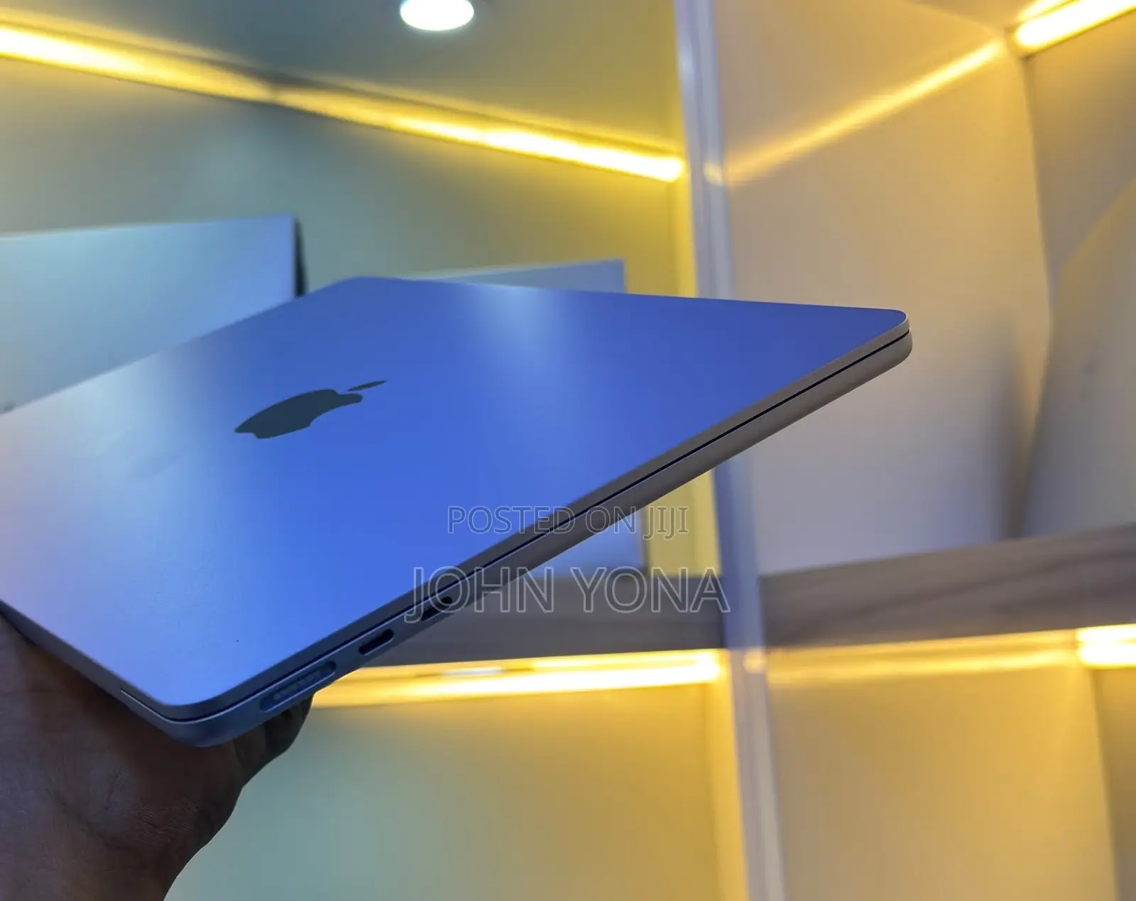 New Laptop Apple MacBook Air 2025 M4 16GB Apple M4 SSD 256GB