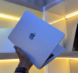 New Laptop Apple MacBook Air 2025 M4 16GB Apple M4 SSD 256GB