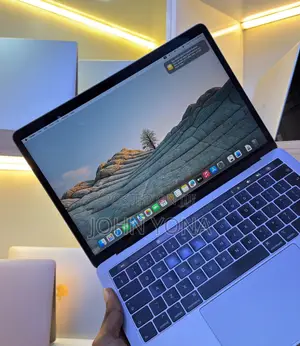 New Laptop Apple MacBook Pro 2019 8GB Intel Core i5 SSD 256GB