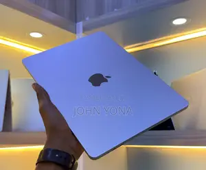 New Laptop Apple MacBook Air 2022 M2 8GB Apple M2 SSD 256GB