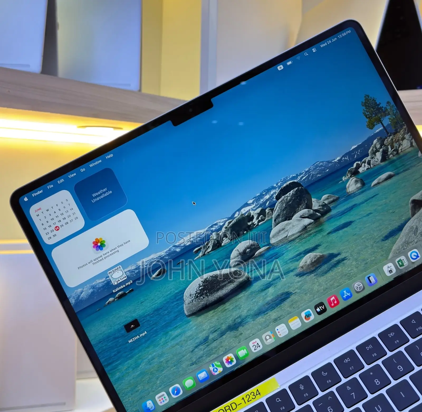 New Laptop Apple MacBook Air 2022 M2 8GB Apple M2 SSD 256GB