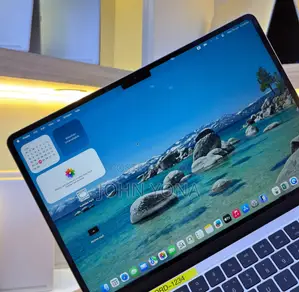 New Laptop Apple MacBook Air 2022 M2 8GB Apple M2 SSD 256GB