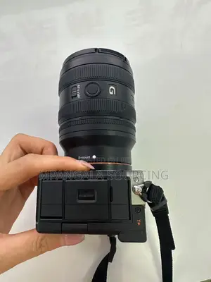 Sony 7CM2 With the FE 2.8/24-50 G Lens.