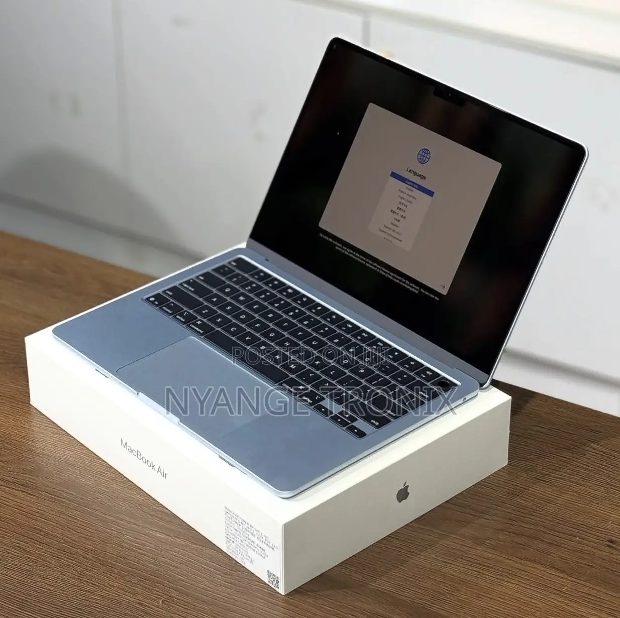 New Laptop Apple MacBook Air 2025 M4 16GB Apple M4 SSD 256GB