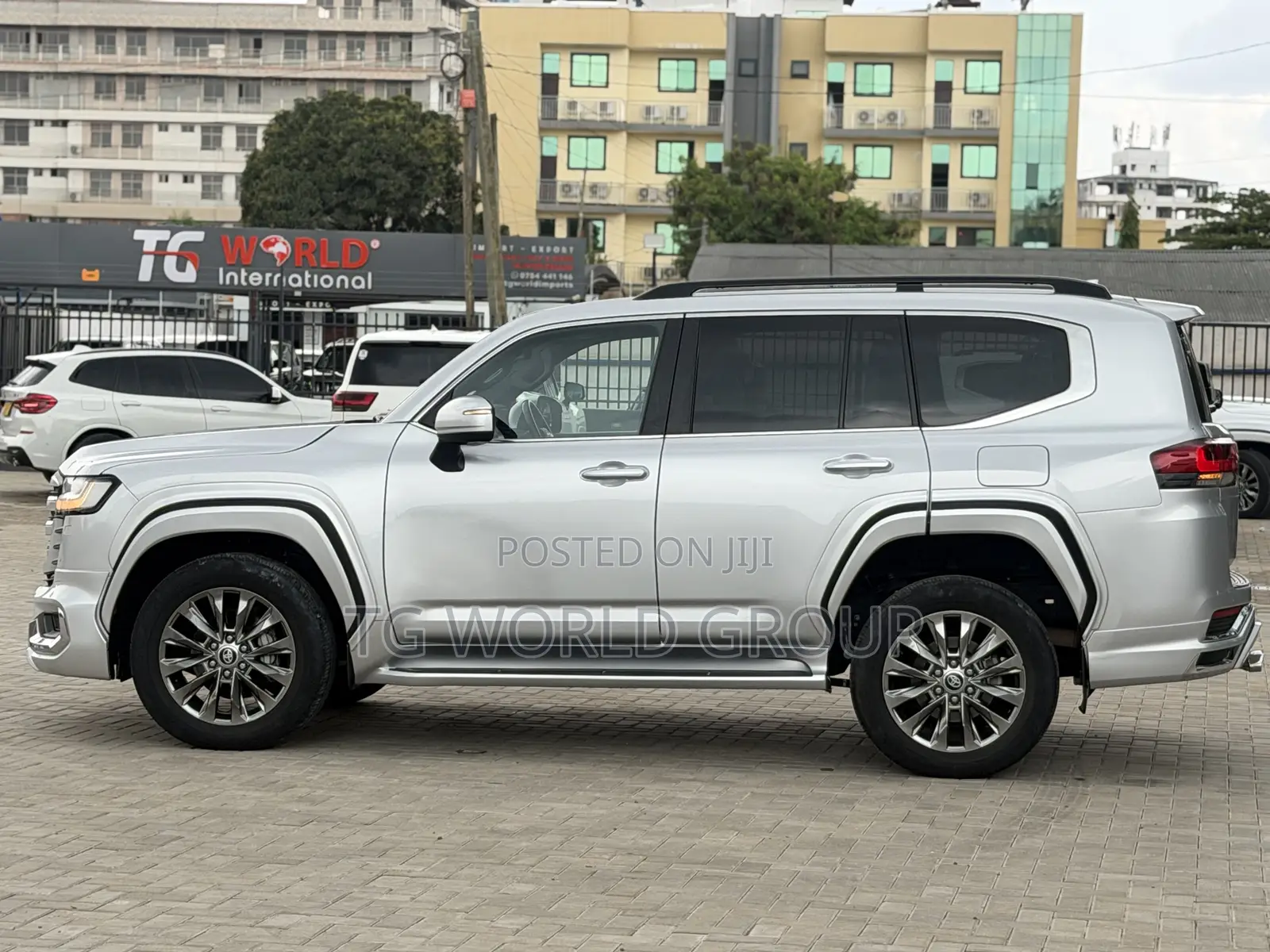 Toyota Land Cruiser LC300 2024 Silver