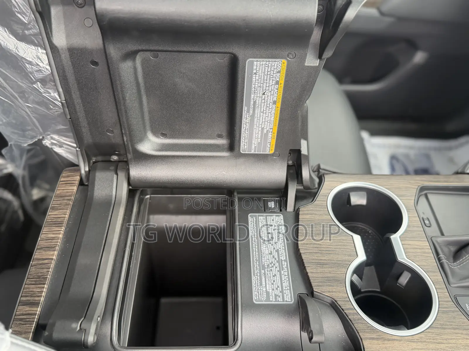 Toyota Land Cruiser LC300 2024 Silver