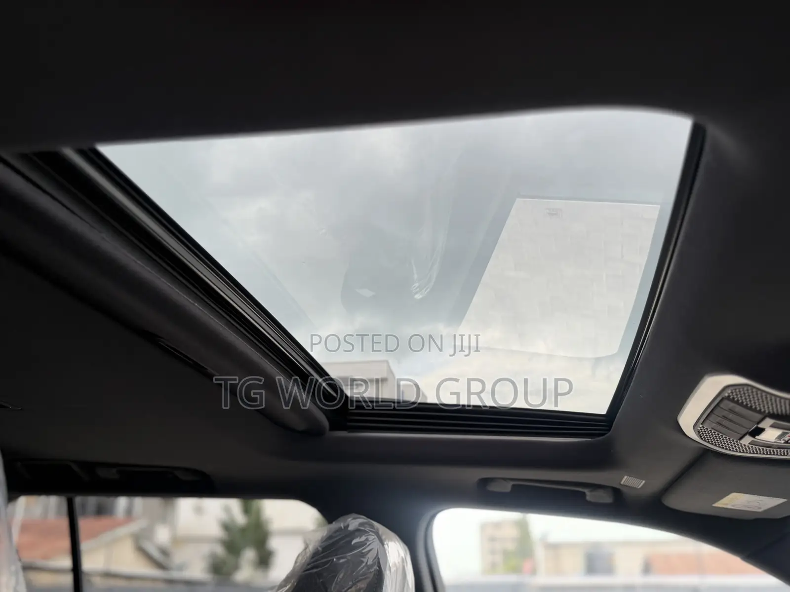 Toyota Land Cruiser LC300 2024 Silver