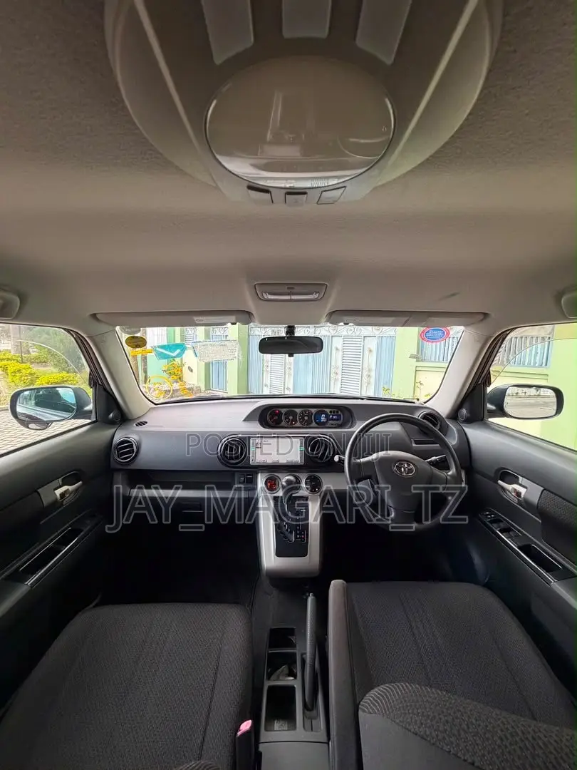 Toyota Corolla Rumion 2009 Maroon