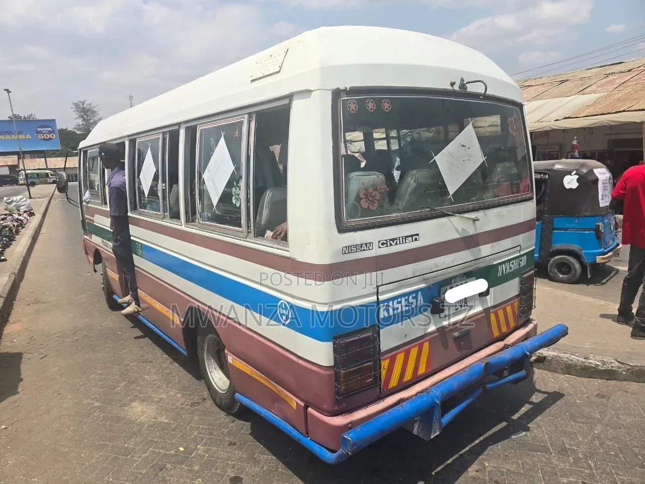 Nissan Civilian 2004 White
