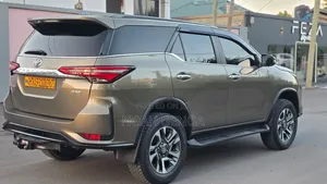 Toyota Fortuner 2021 Gray