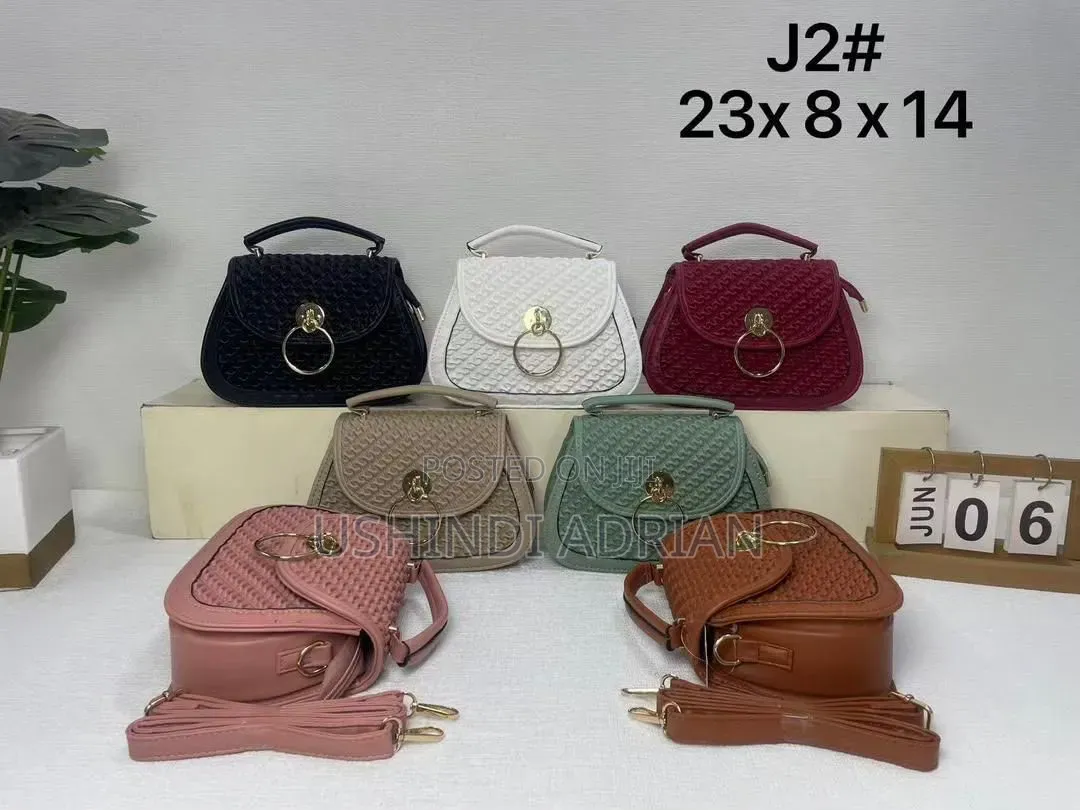 luxury Ladies Handbagprice: 30,000/= Tu!