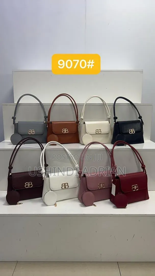 luxury Ladies Handbagprice: 30,000/= Tu!
