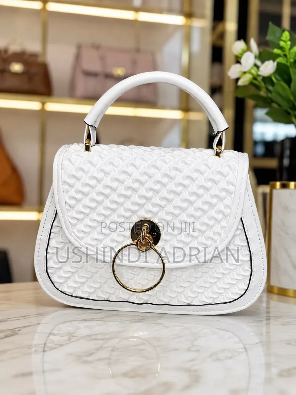 luxury Ladies Handbagprice: 30,000/= Tu!