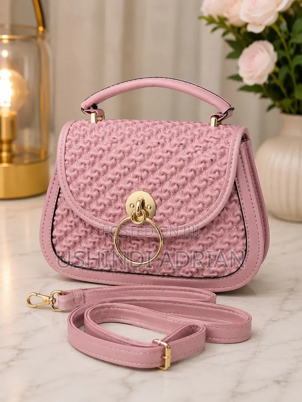 luxury Ladies Handbagprice: 30,000/= Tu!