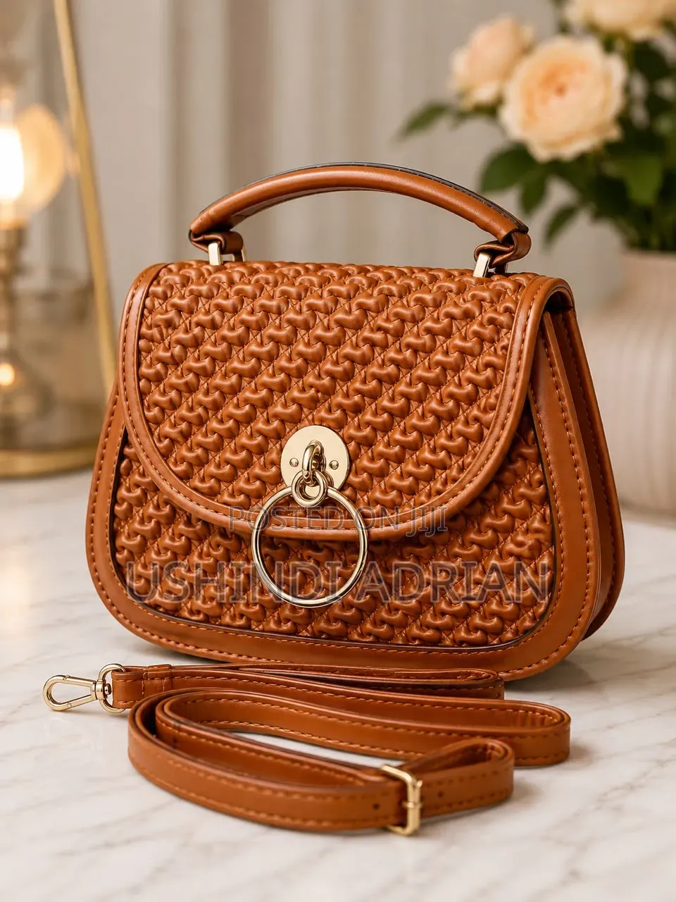 luxury Ladies Handbagprice: 30,000/= Tu!