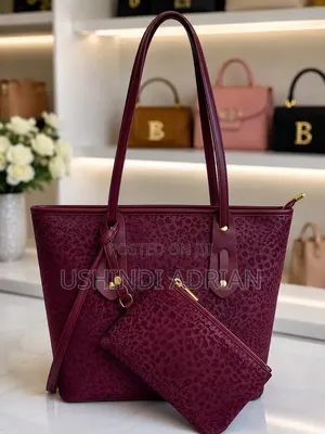 classic Fashion Handbagprice: 50,000/= Tu!