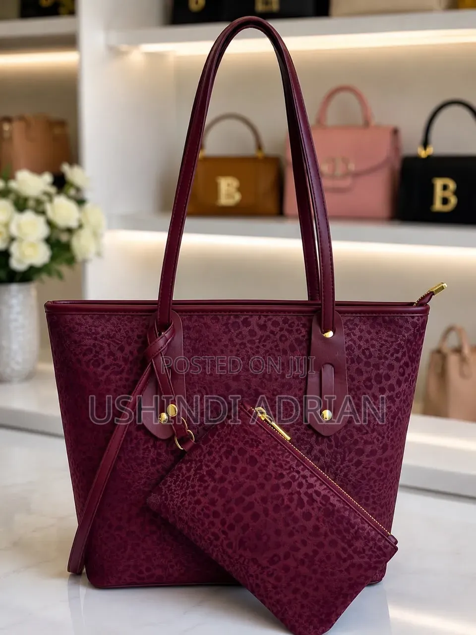 classic Fashion Handbagprice: 50,000/= Tu!
