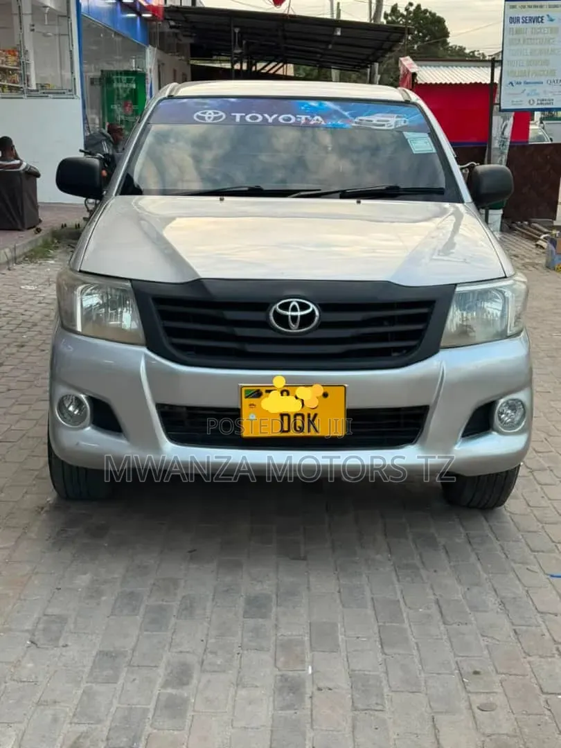 Toyota Hilux 2013 Silver