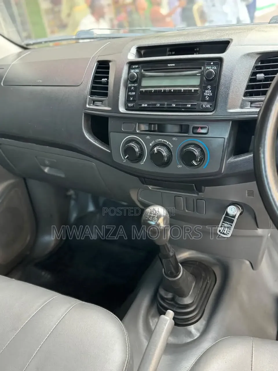 Toyota Hilux 2013 Silver