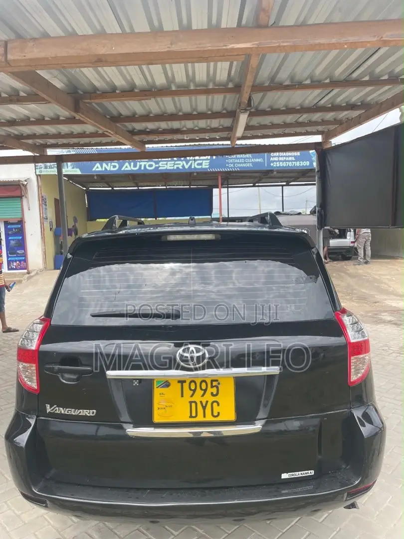 Toyota Vanguard 2010 Black