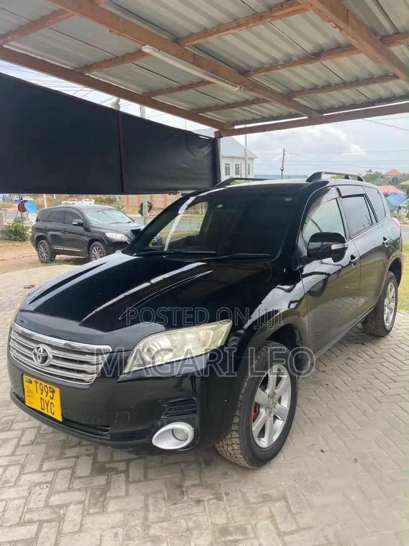 Toyota Vanguard 2010 Black