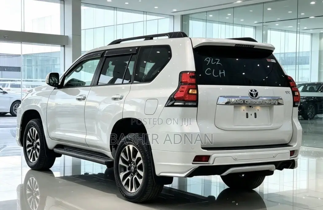 Toyota Land Cruiser Prado 2.7 2023 Pearl