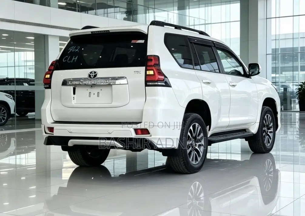 Toyota Land Cruiser Prado 2.7 2023 Pearl