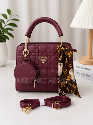 savvy Charm Handbagbei: 25,000/= Tu!