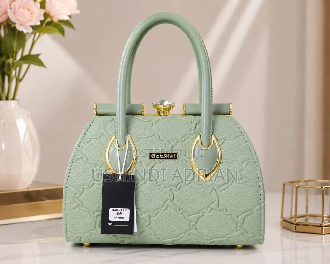 glamour Queen Handbagbei: 50,000/= Tu!