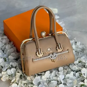 mirabelle Handbagbei: 50,000/= Tu!