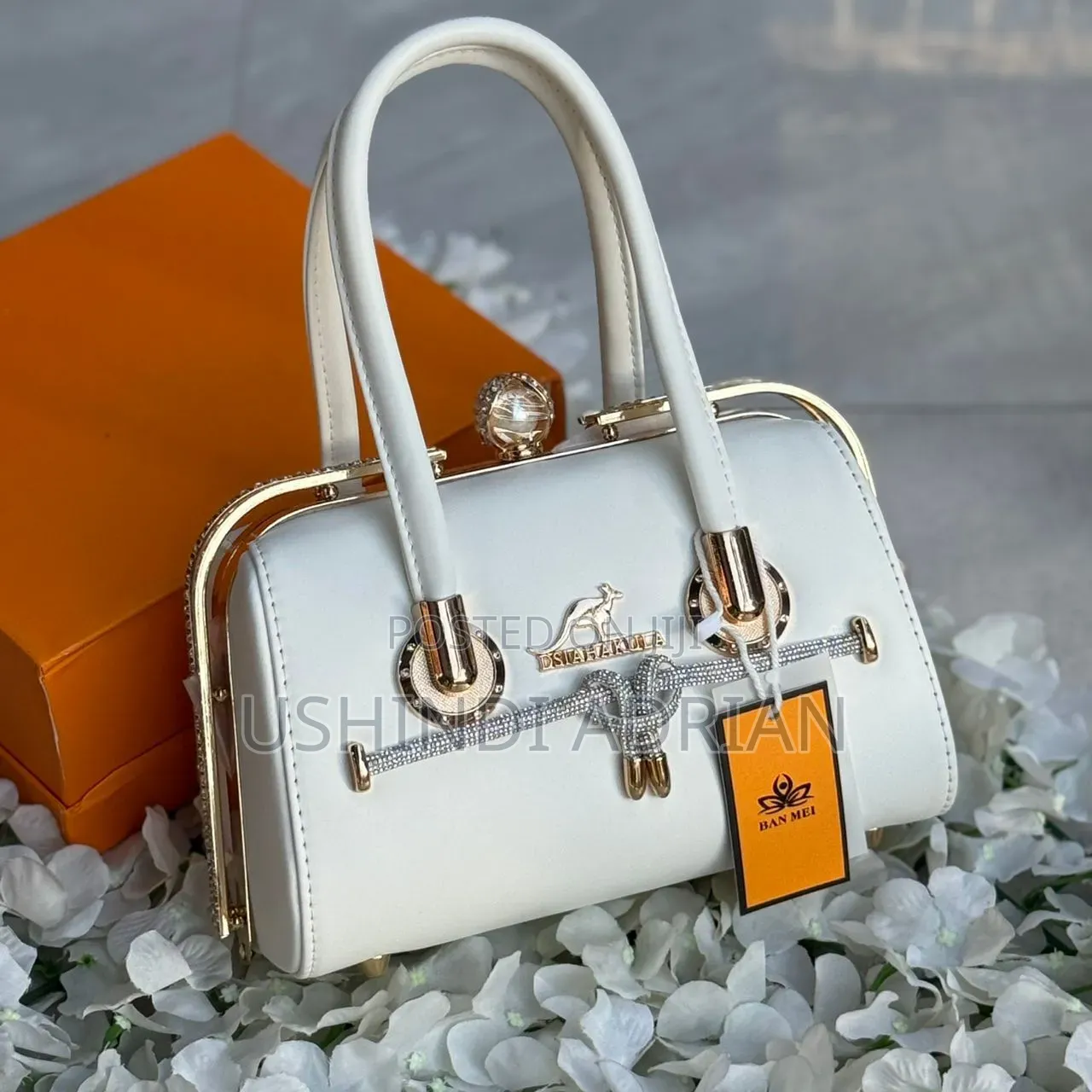mirabelle Handbagbei: 50,000/= Tu!