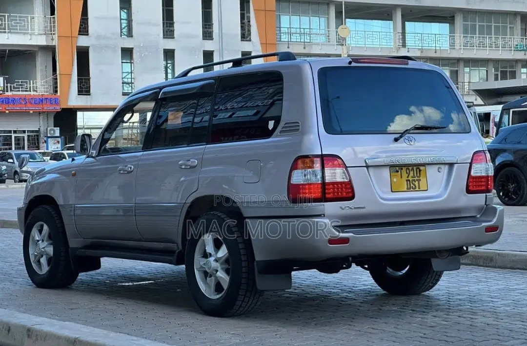 Toyota Land Cruiser 2000 Beige