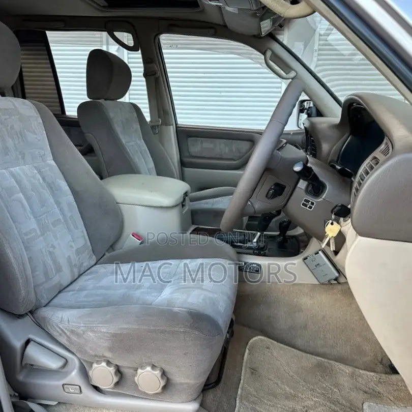 Toyota Land Cruiser 2000 Beige