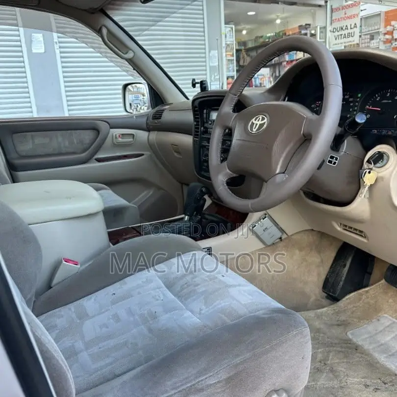 Toyota Land Cruiser 2000 Beige
