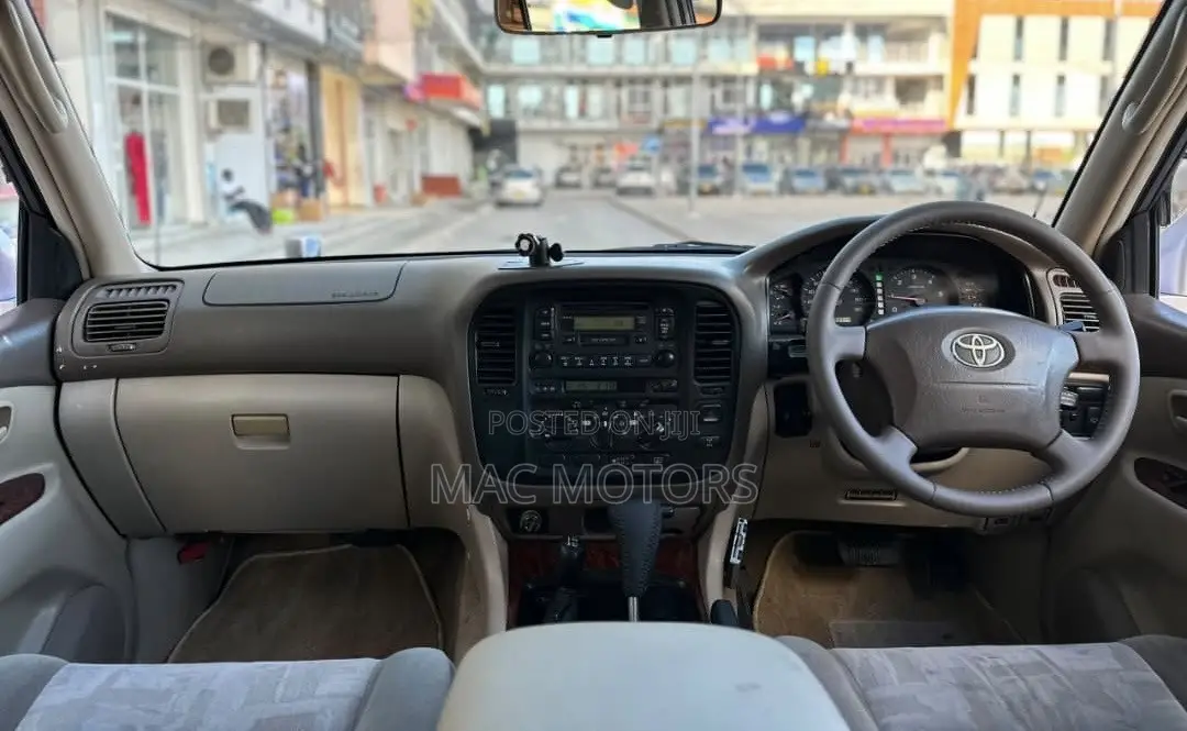 Toyota Land Cruiser 2000 Beige