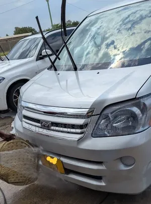 Toyota Noah 2005 Silver