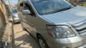 Toyota Noah 2005 Silver