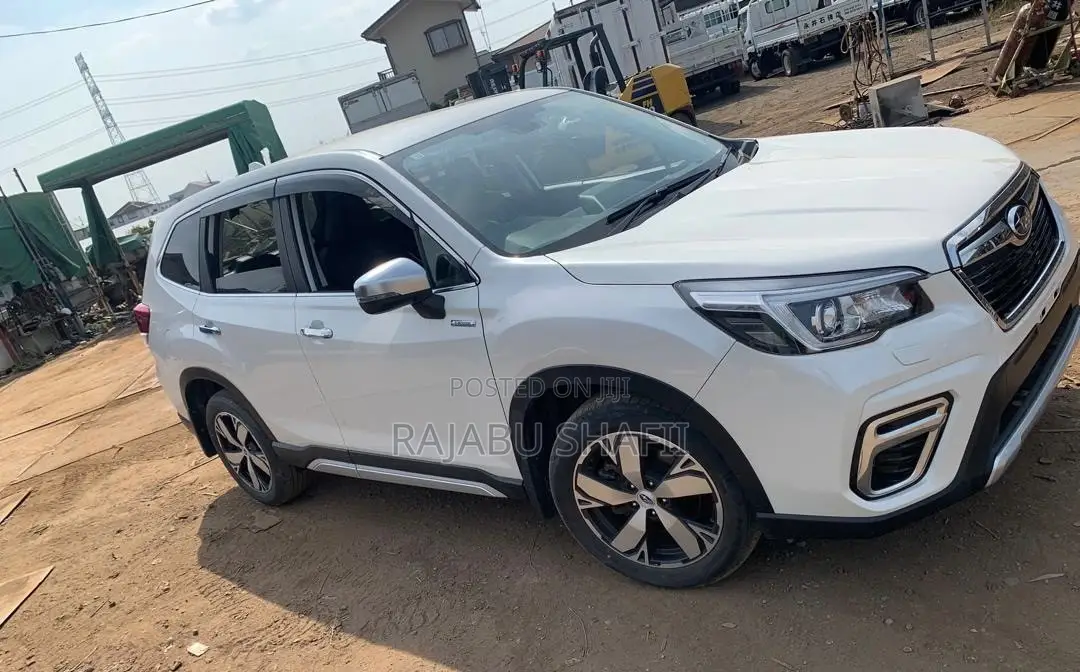 Subaru Forester Base AWD 2020 White