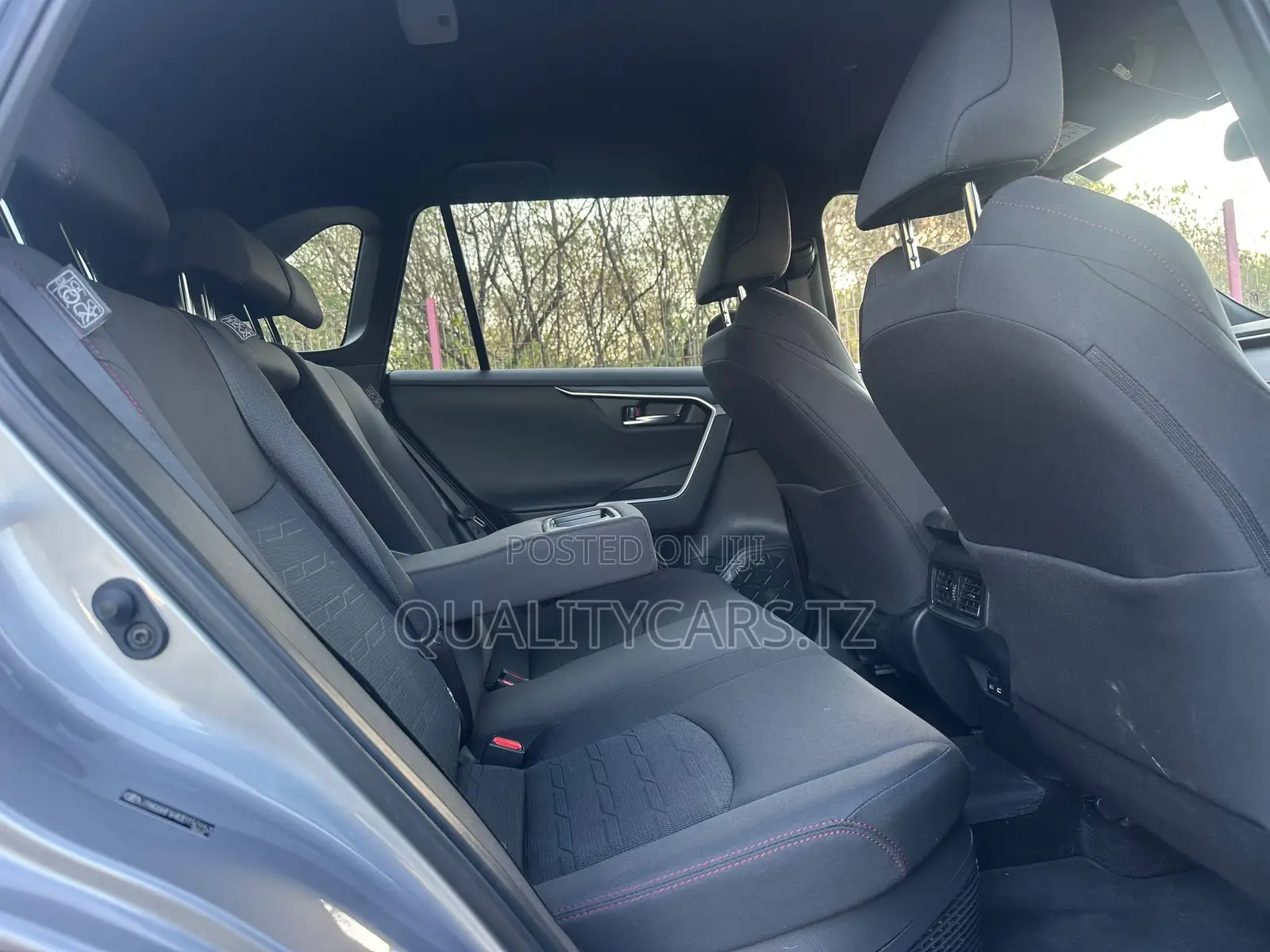 Toyota RAV4 2023 Silver