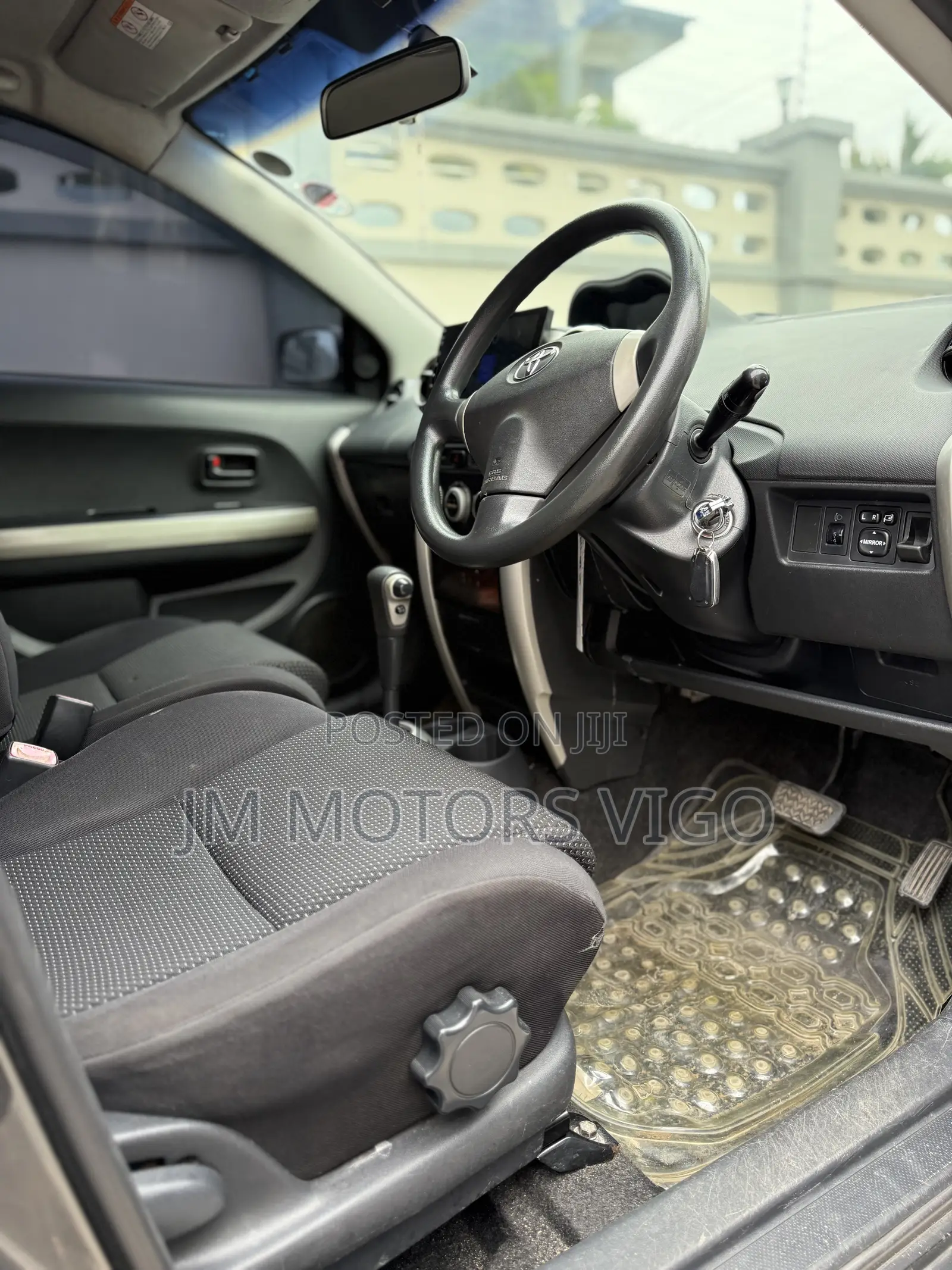 Toyota IST 2005 Gray