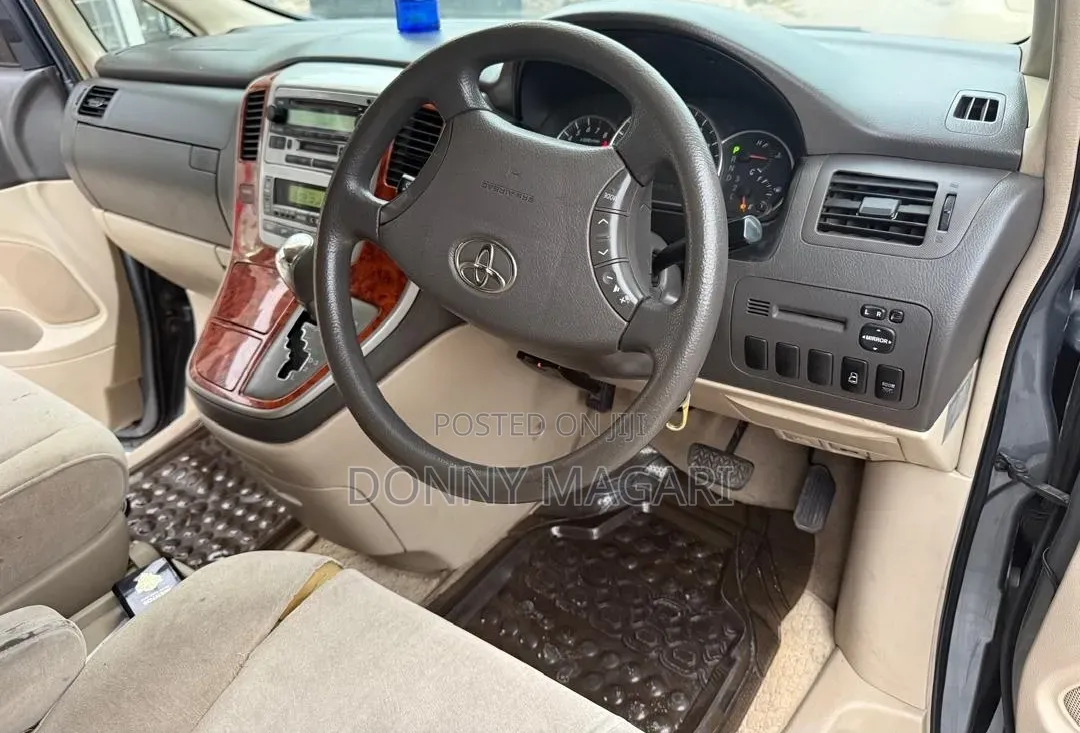 Toyota Alphard 2004 Gray