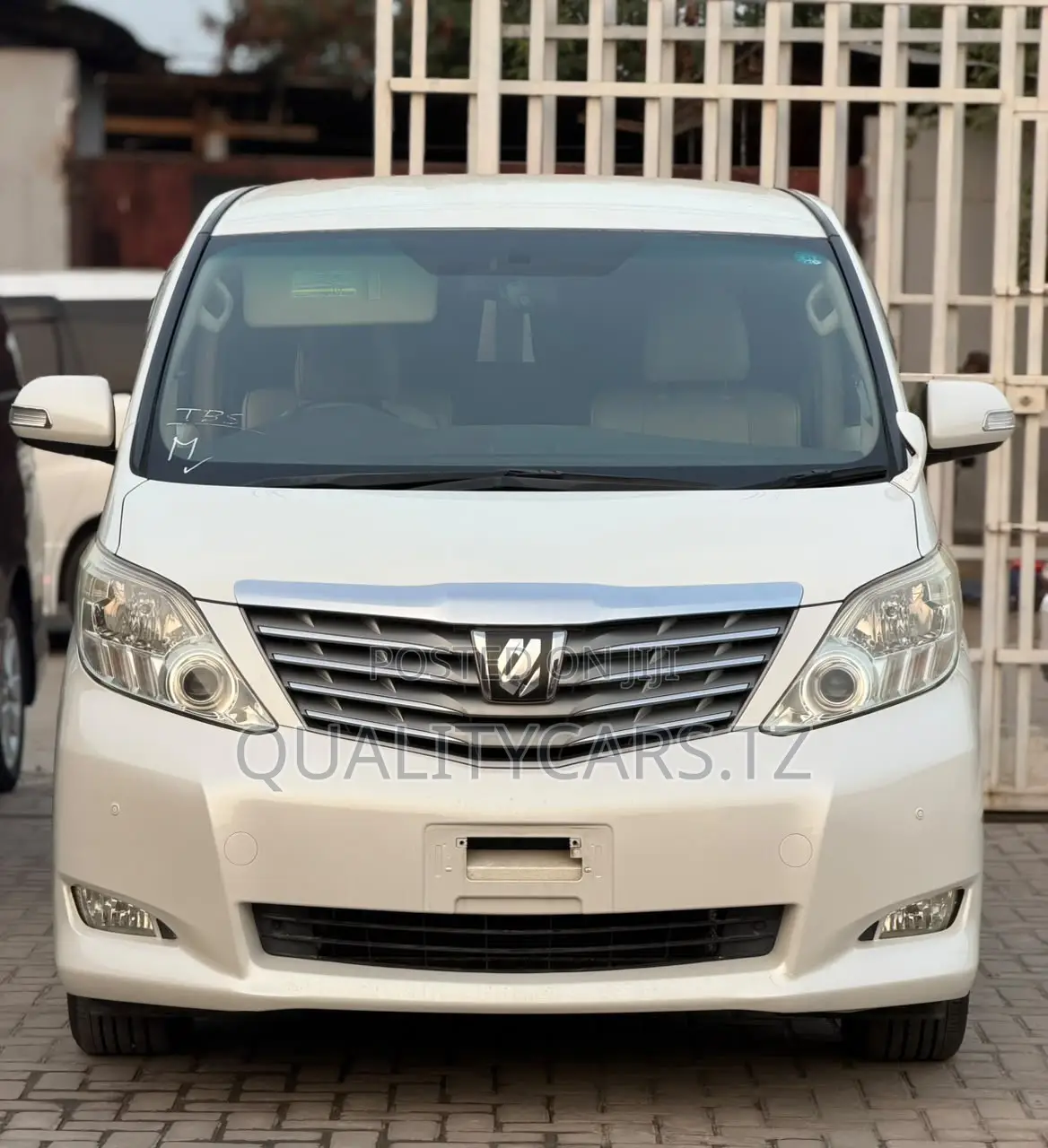 Toyota Vanguard 2008 White